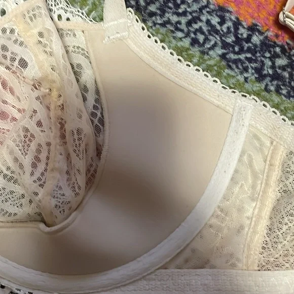 GENTLY WORN VICTORIA’S SECRET LACE BRA SZ 36DDD - Picture 7 of 9